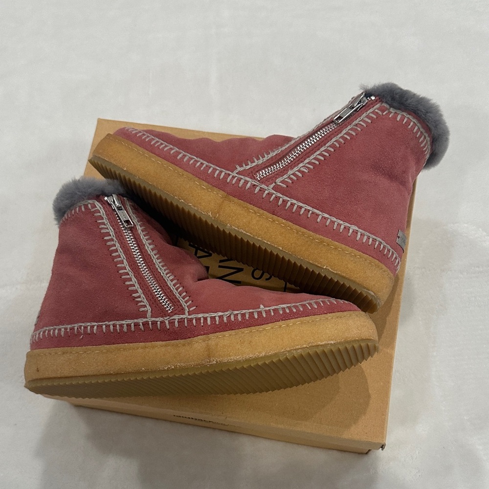 Stylish Gray and Pink Kids Boots - Picture 5 of 13